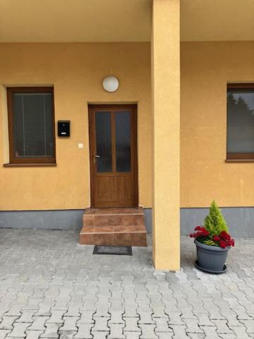 Апартаменты Apartmanovy Dom Slavia Бойнице Экстерьер фото